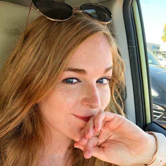 Meet your Posher, Aimee - Picture 2 of 2